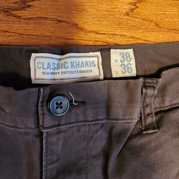Old Navy Classic Khakis Mans Pants Size 38/36 set of 2 - Picture 2 of 4